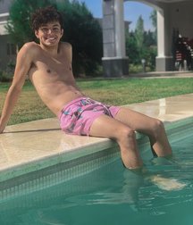 best boys of April 2020 (1) 5eac3140f18a2.jpg