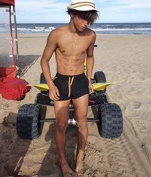 best boys of April 2020 (2) 5eac31ea8f978.jpg
