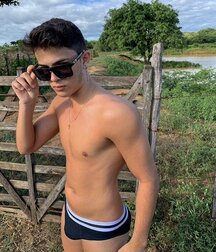 shirtless best boys of July 2020 5efdc15a9695f.jpg