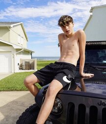 shirtless best boys of July 2020 5efdc164a46c9.jpg