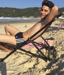 shirtless best boys of July 2020 5efdc16b785c0.jpg