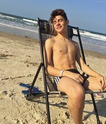 shirtless best boys of July 2020 5efdc16d10205.jpg