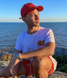 shirtless best boys of July 2020 5efdc17eacbe0.jpg