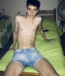 shirtless best boys of July 2020 5efdc191d5136.jpg