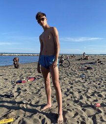 shirtless best boys of July 2020 5efdc1a7bebcf.jpg