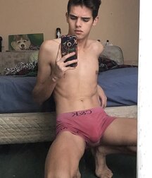 shirtless best boys of July 2020 5efdc1bd61415.jpg