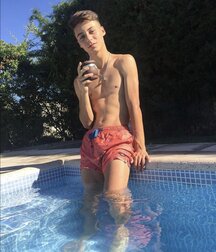 shirtless best boys of July 2020 5efdc1c7a503d.jpg