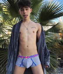 shirtless best boys of July 2020 5efdc1d4827e9.jpg
