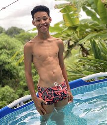 shirtless best boys of July 2020 5efdc1db1fb2e.jpg