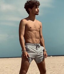 shirtless best boys of July 2020 5efdc1dc9693e.jpg