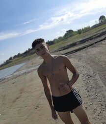shirtless best boys of July 2020 5efdc1e001962.jpg