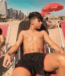 shirtless best boys of July 2020 5efdc1ec48d52.jpg
