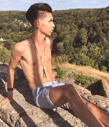 shirtless best boys of July 2020 5efdc1f17e376.jpg