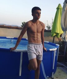 shirtless best boys of July 2020 5efdc1f4ae0e5.jpg