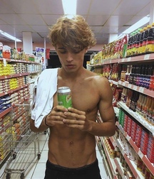 A Mix of Males - Naked & Not Naked  59428fbb2cc5c.jpg