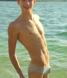 naked and non-naked young guys  5944a9f1d3d50.jpg