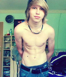 Shirtless Guys Rule ... 594de142053dd.jpg