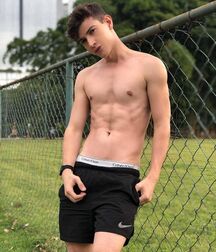 Speedo Handsome & Gay Tube Fit Guys 5f473b05b3740.jpg