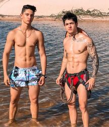 Speedo Handsome & Gay Tube Fit Guys 5f473b0825c25.jpg