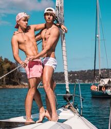 Speedo Handsome & Gay Tube Fit Guys 5f473b2b87823.jpg