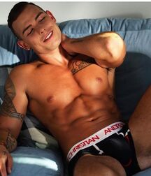 Speedo Handsome & Gay Tube Fit Guys 5f473b5f35c76.jpg