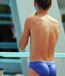Bulging Hot Guys Gay Tube 5fa4d48c8bf6d.jpg