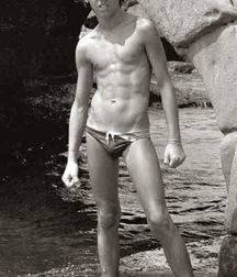 Bulging Hot Guys Gay Tube 5fa4d49429238.jpg
