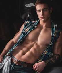 Fit & Handsome Males Gay Tube 5fa9e91e75e1d.jpg