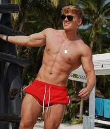 Fit & Handsome Males Gay Tube 5fa9e922c5cf8.jpg
