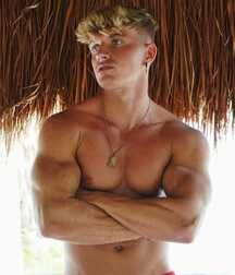 Fit & Handsome Males Gay Tube 5fa9e928c7f82.jpg