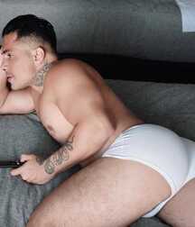 Underwear Hunks Gay Tube 5faa1a8c5e8a1.jpg