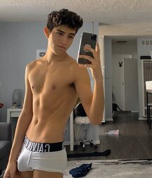 Studly Males Gay Tube 5fac1618967aa.jpg