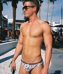 Speedos Rock Gay Tube 5fac6f7b87b06.jpg