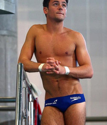 Fit & Good Looking Guys Gay Tube 5fb2a98f123db.jpg