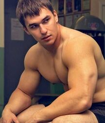 Pecs-tacular Young Guys Gay Tube 5fb96a859a3f8.jpg