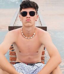 Twink Dreams Gay Tube Shirtless 5fc715c3d1f4d.jpg