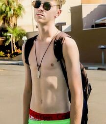 Twink Dreams Gay Tube Shirtless 5fc715c5e4956.jpg