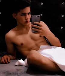 Twink Dreams Gay Tube Shirtless 5fc715caea91b.jpg