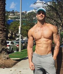Very Sexy Guys Gay Tube 5fd15179021f6.jpg