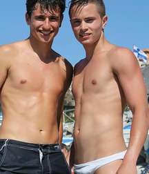 Speedo Buddies Gay Tube 5fd186d55ccaf.jpg
