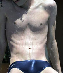 Speedo Eye Candy Gay Tube 5fda330b6aedf.jpg