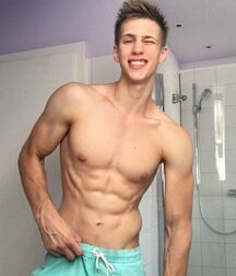 No Shirt Twinks Gay Tube 5fe3c91144385.jpg