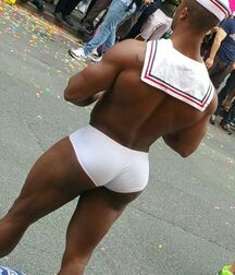 Muscular Bubble Butts Gay Tube 600f58e41a99b.jpg