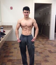 Gay Tube Handsome Muscle 60259ed44b389.jpg