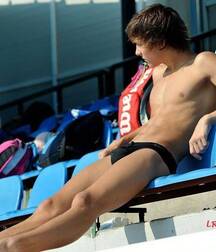Speedo Sexy Gay Tube 6026e660b5c25.jpg