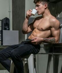 Muscular & Sexy Gay Tube 602d961d8f9b1.jpg