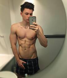 Muscular & Sexy Gay Tube 602d9625c81f3.jpg