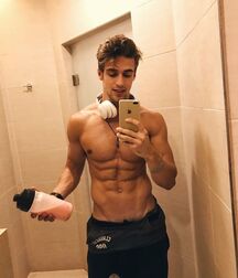 Muscular & Sexy Gay Tube 602d962866834.jpg