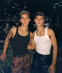 Cooper & Luc Coyle Gay Tube 602ec0a2ce7b1.jpg