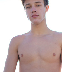 Shirtless Cameron 6036cc86038bf.jpg
